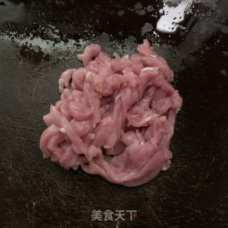 茭白炒里脊肉步骤1