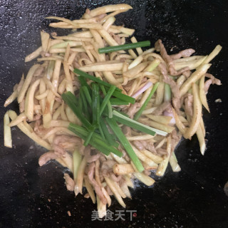 茭白炒里脊肉步骤8