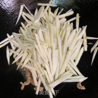 茭白炒里脊肉步骤6