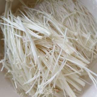熟肉拌金针菇鸡毛菜步骤4 熟肉拌金针菇鸡毛菜步骤4
