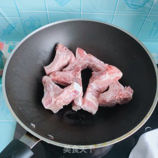 香辣炖脊骨步骤1