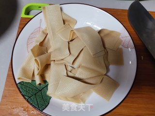 砂锅白菜炖粉条步骤3