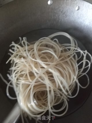 豆芽炒粉条步骤3