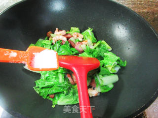 酱肉虾仁炒毛毛菜步骤8