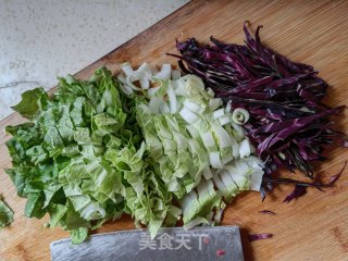 牛肉碎炒紫甘蓝步骤1 牛肉碎炒紫甘蓝步骤1