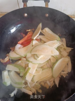 腊肉炒杂蔬步骤3