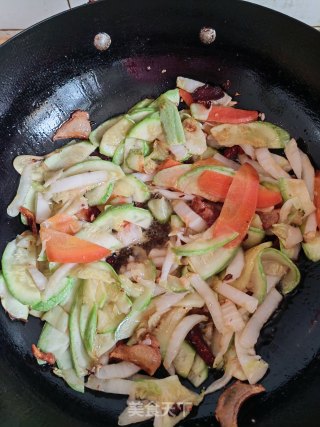 腊肉炒杂蔬步骤4