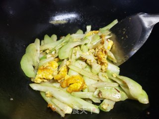 佛手瓜炒鸭蛋步骤6