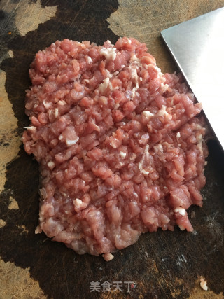 鲜贝肉末豆芽拌面步骤1
