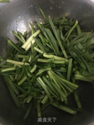 鲜贝肉末豆芽拌面步骤4