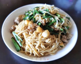 鲜贝肉末豆芽拌面步骤11