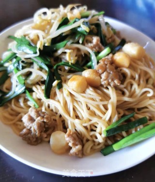 鲜贝肉末豆芽拌面步骤12