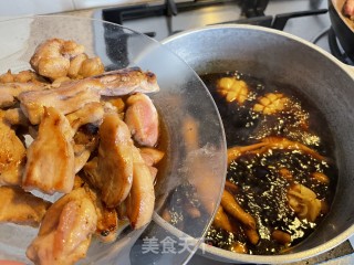 鲍汁焖凤爪步骤6