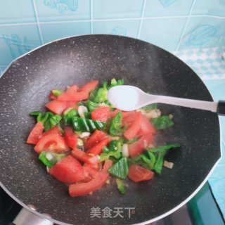 青椒西红柿炒鸡蛋步骤8