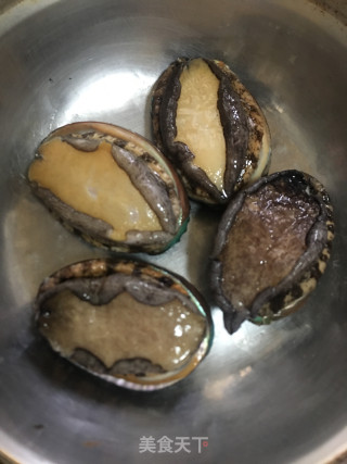黄金白银蒸鲍鱼步骤1