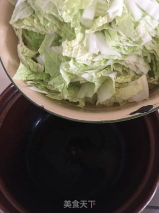 白菜炖肉步骤3