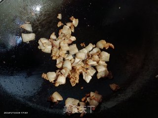 猪油渣炒萝卜干步骤4