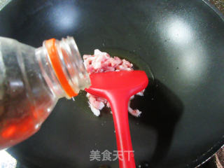 猪肉炒腌白菜步骤3