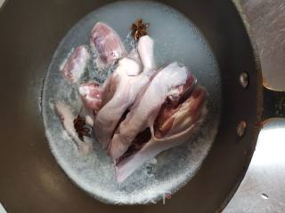 胡萝卜芹菜炒鸡肉步骤2