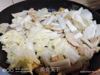 白菜梗炒鸡胸肉步骤3