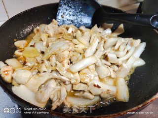 白菜梗炒鸡胸肉步骤5