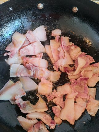 青椒爆炒猪头肉步骤3