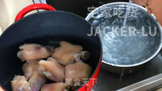 家常香烤卤猪蹄，先卤后烤，家常做法，香而不腻，口感劲道，太完美了。步骤4