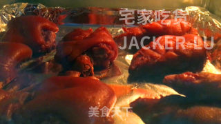 家常香烤卤猪蹄，先卤后烤，家常做法，香而不腻，口感劲道，太完美了。步骤10