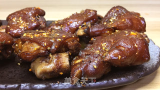 家常香烤卤猪蹄，先卤后烤，家常做法，香而不腻，口感劲道，太完美了。步骤13