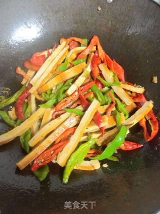 青红椒炒豆干步骤13 青红椒炒豆干步骤13