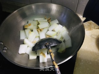 海米炒冬瓜步骤4