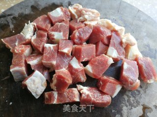 番茄芋艿炖牛肉步骤1