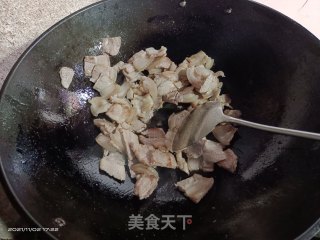 猪肉炒芹菜步骤3