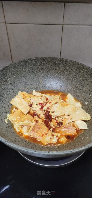 豆瓣酱烧腐竹步骤7