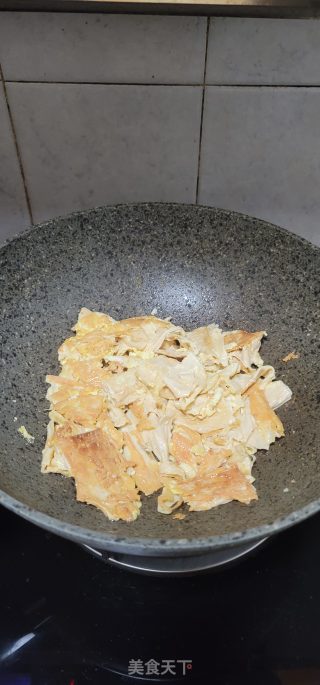 豆瓣酱烧腐竹步骤6