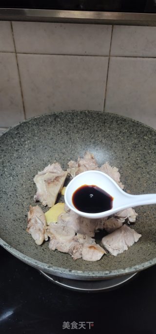 猪骨玉米胡萝卜炖粉皮步骤6