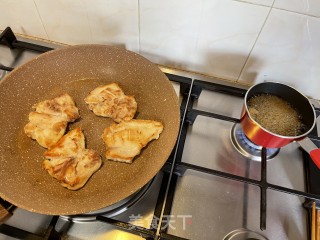 蜜汁煎鸡扒步骤4