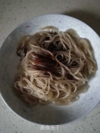 韭菜鸡蛋炒粉条步骤2