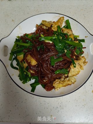 韭菜鸡蛋炒粉条步骤10