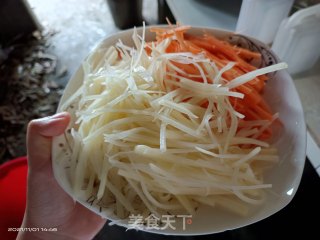 胡萝卜土豆丝儿步骤3