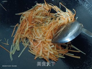 胡萝卜土豆丝儿步骤6