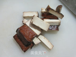 香干炒毛毛菜步骤2