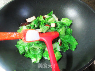 香干炒毛毛菜步骤5