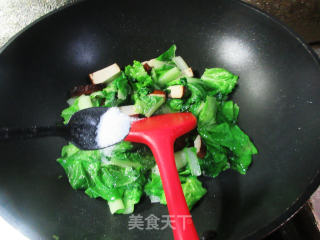 香干炒毛毛菜步骤6