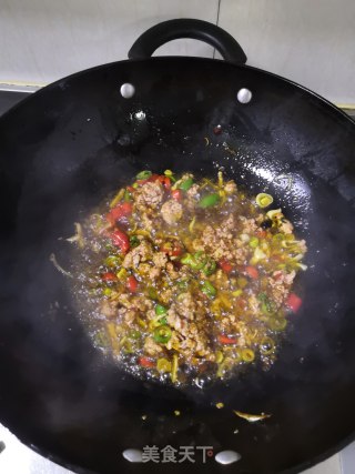 酸菜肉末粉条步骤6