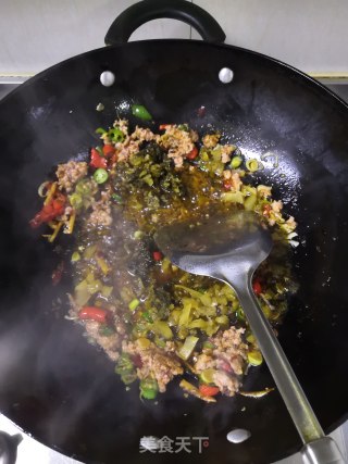 酸菜肉末粉条步骤7