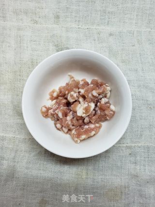 家常美味包菜肉末炒粉条步骤3