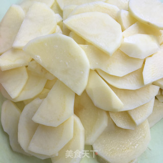 油渣炒青椒土豆片步骤2