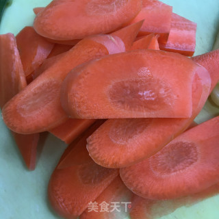 油渣炒青椒土豆片步骤3