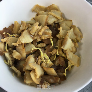 油渣炒青椒土豆片步骤5